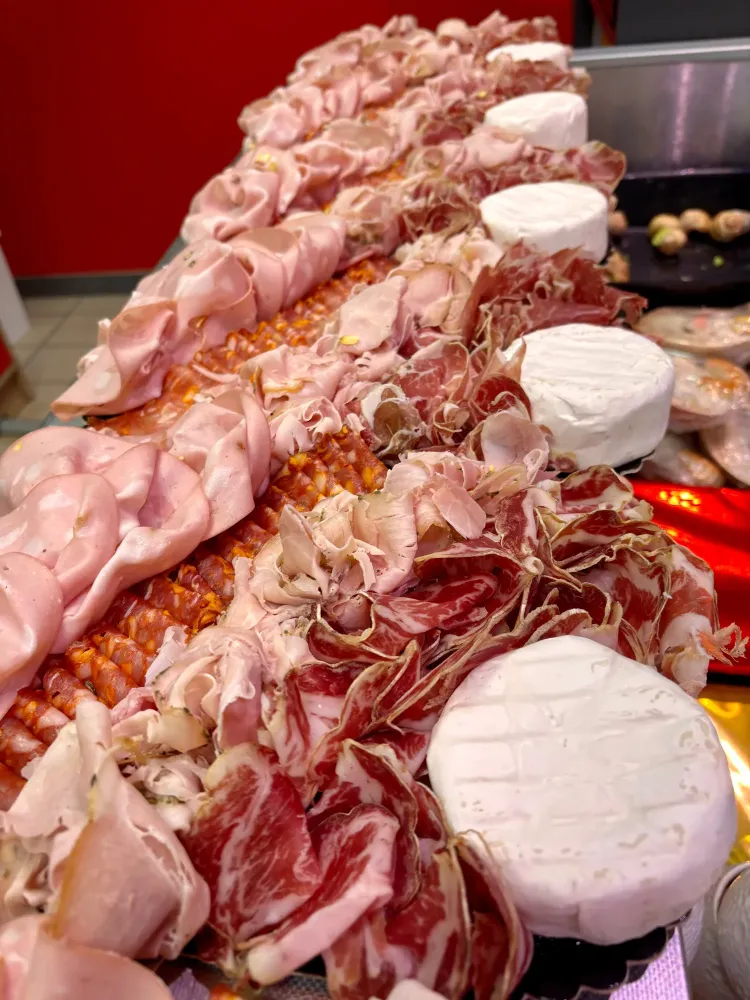 Côté charcuterie et traiteur (1webp